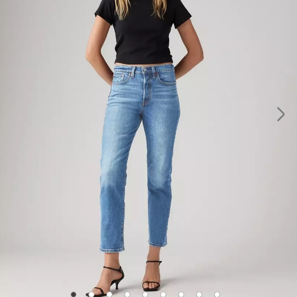 Levi's Wedgie Straight Fit Women's Jeans Light Blue Size 28 Stretch High Rise - Picture 7 of 7